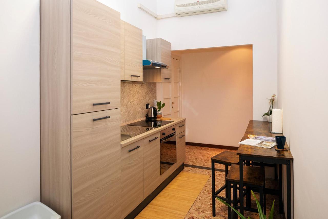 Central Apartment Milano Esterno foto